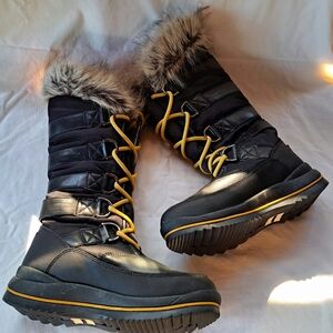 Guess Boots, Women Size 7, Faux Fur Cuffs, Quilted Insulated Winter Boots